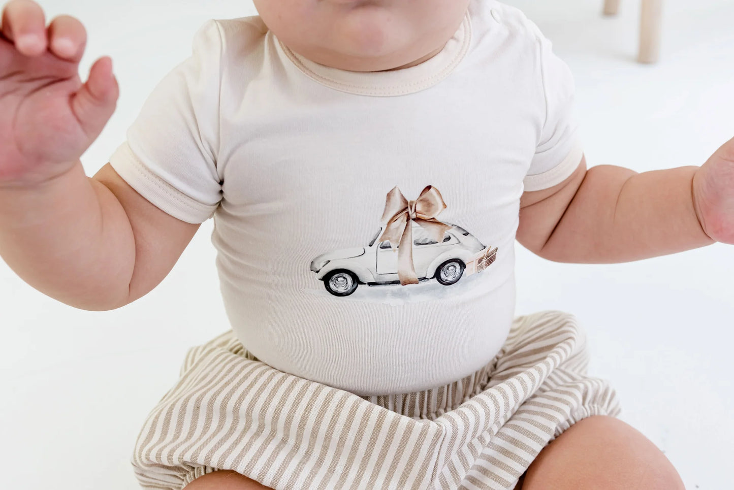 (Size 6-12m)Eggnog tee - Beetle Bow